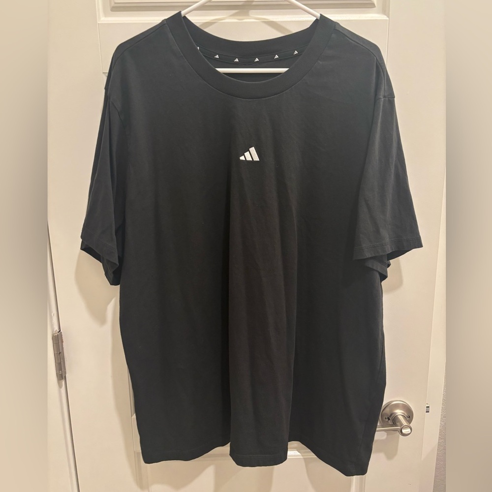 Adidas plus oversized T